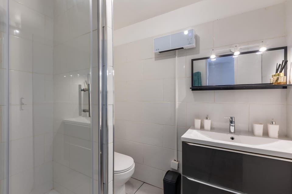 Shower, Bathroom