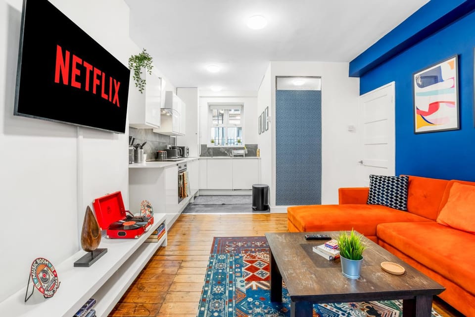 TV and multimedia, Living room, Seating area