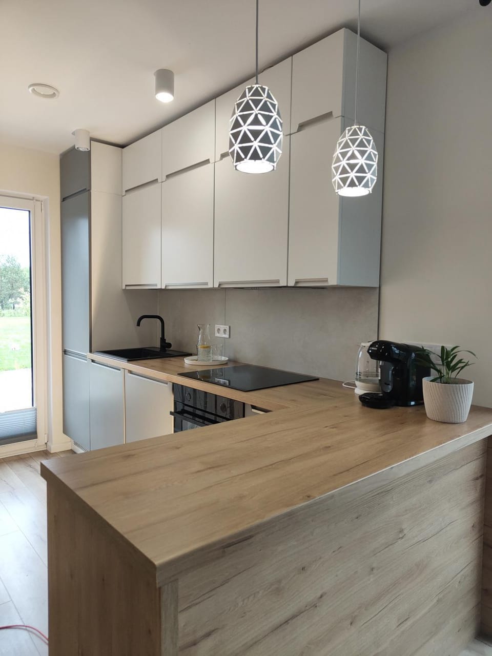 Kitchen or kitchenette, Dining area, stove