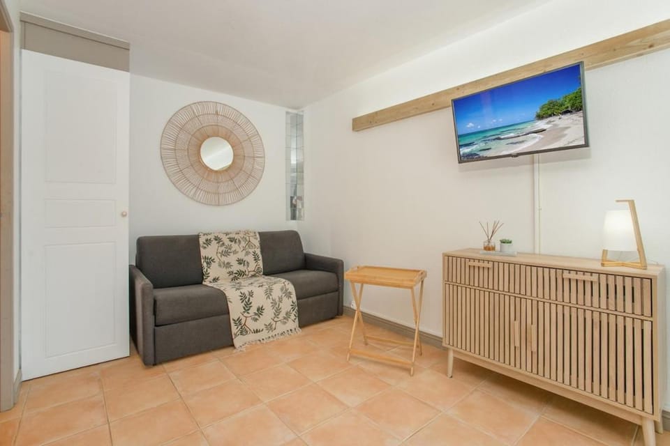 Plage 2 min à pied Terrasse Piscine Apartment in Sainte-Anne