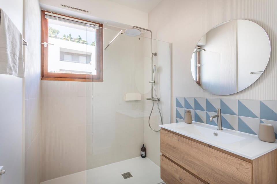 Shower, Bathroom