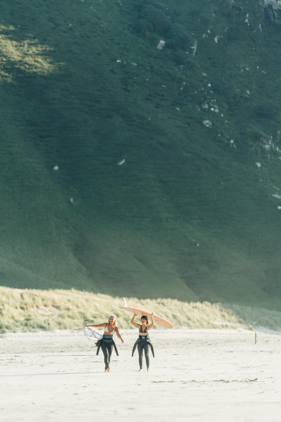 People, Natural landscape, Activities, Beach, Mountain view, Sea view, group of guests