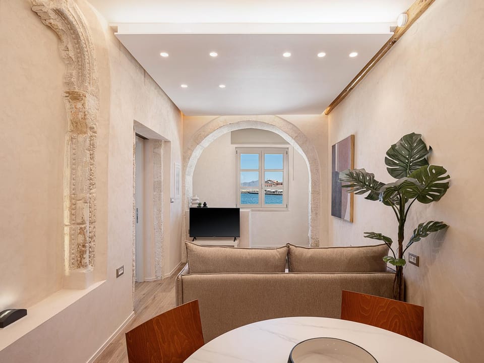 View (from property/room), Living room, Dining area