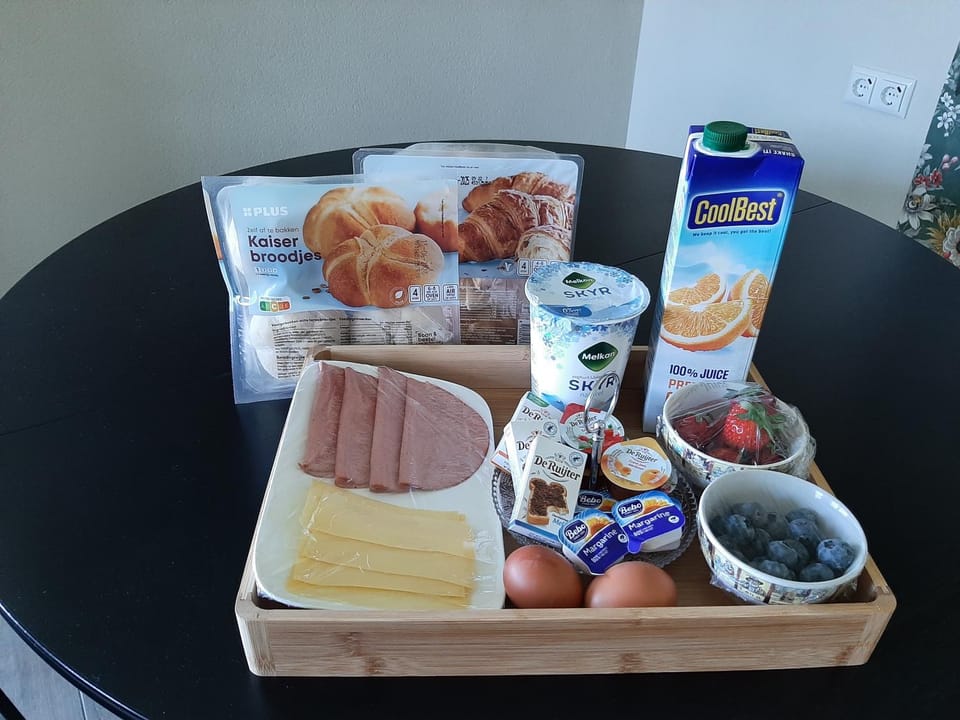 Breakfast, Breakfast