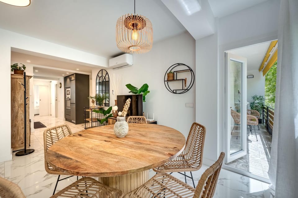 Living room, Dining area