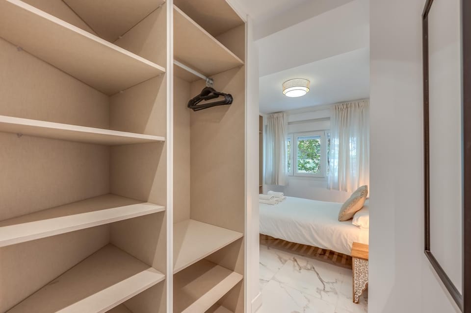 Bed, Bedroom, wardrobe