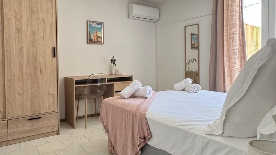 Bed, Photo of the whole room, Bedroom, hair dresser, wardrobe, air conditioner