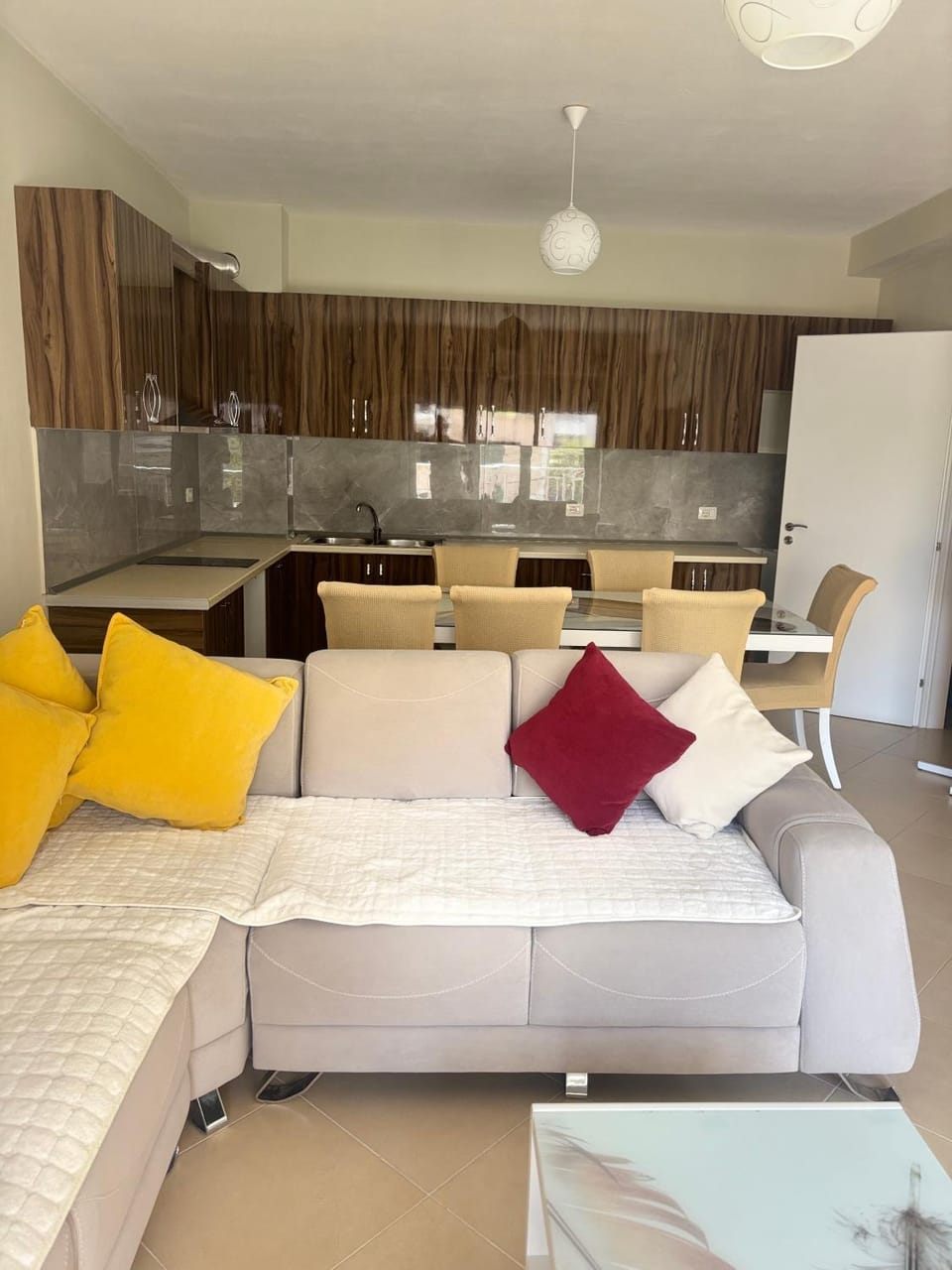 Kitchen or kitchenette, Living room, Seating area, Dining area