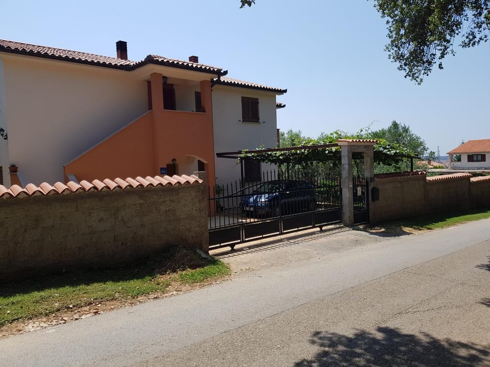 Property building, Street view