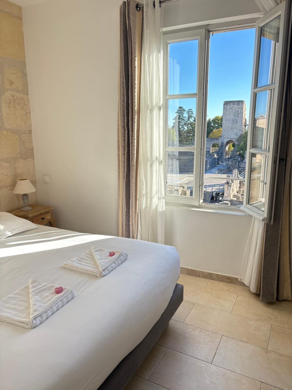 Holiday in Arles -Appartement du Théâtre Antique Apartment in Arles