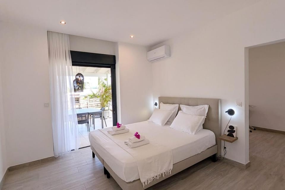Villa Le Dattier, neuve de standing proche plage Villa in Grande-Terre, Guadeloupe