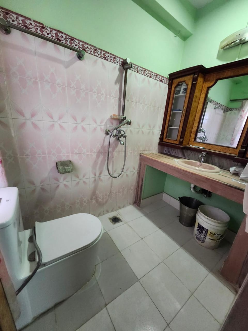 Toilet, Bathroom, towels