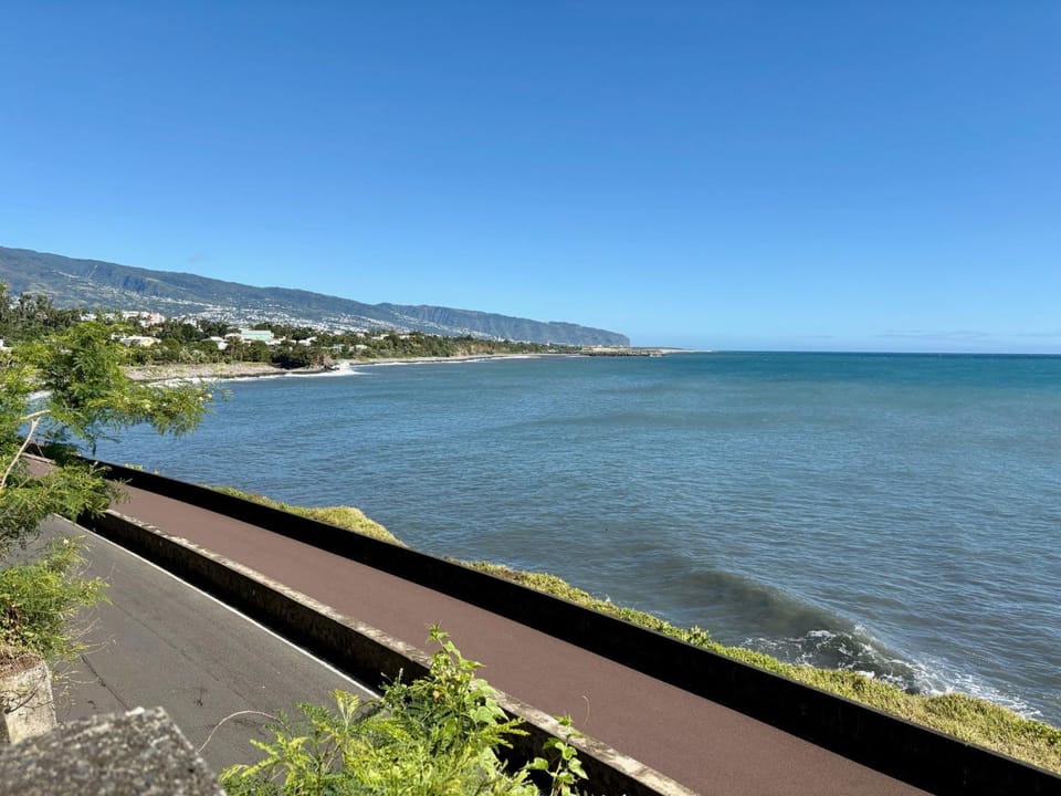 Hiking, Sea view