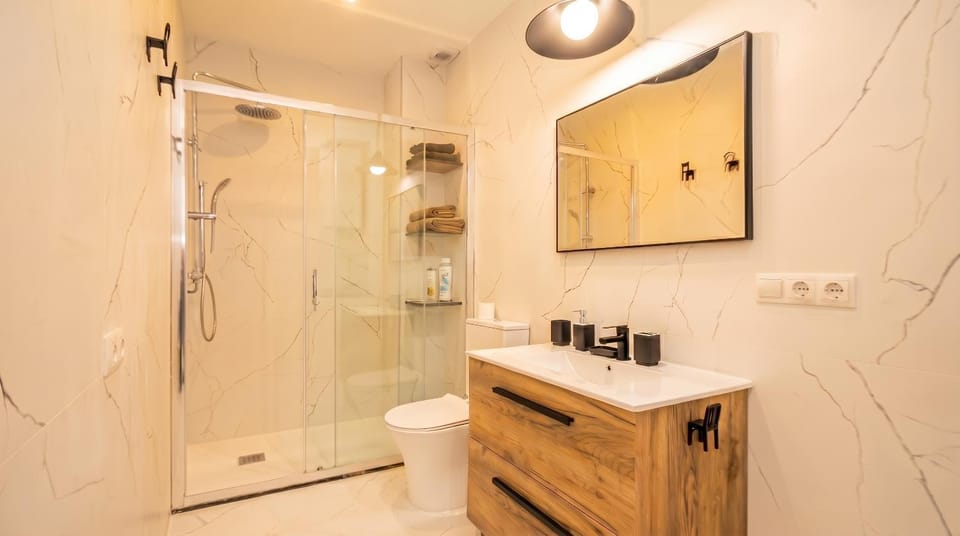 Shower, Bathroom, towels