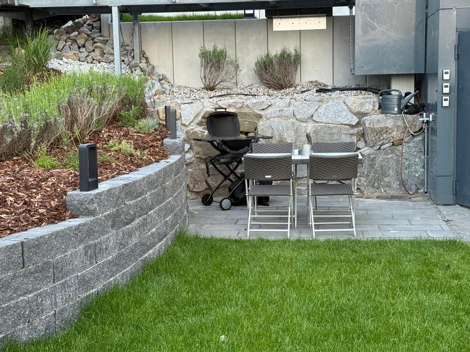 BBQ facilities, Garden, Seating area
