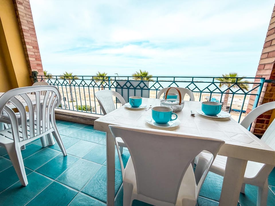 View (from property/room), Balcony/Terrace, Sea view