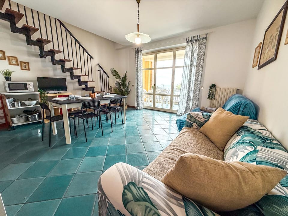 TV and multimedia, Living room, Dining area