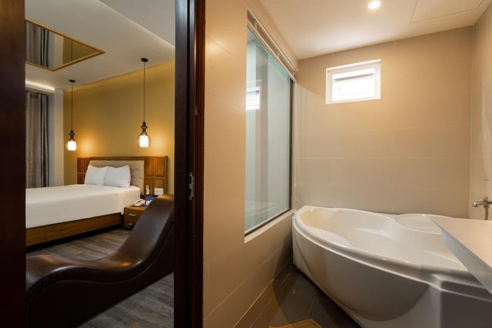 Shower, Toilet, Bed, Bathroom, Photo of the whole room, Bath, towels