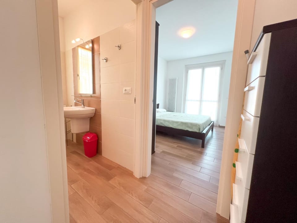 Bathroom, Photo of the whole room