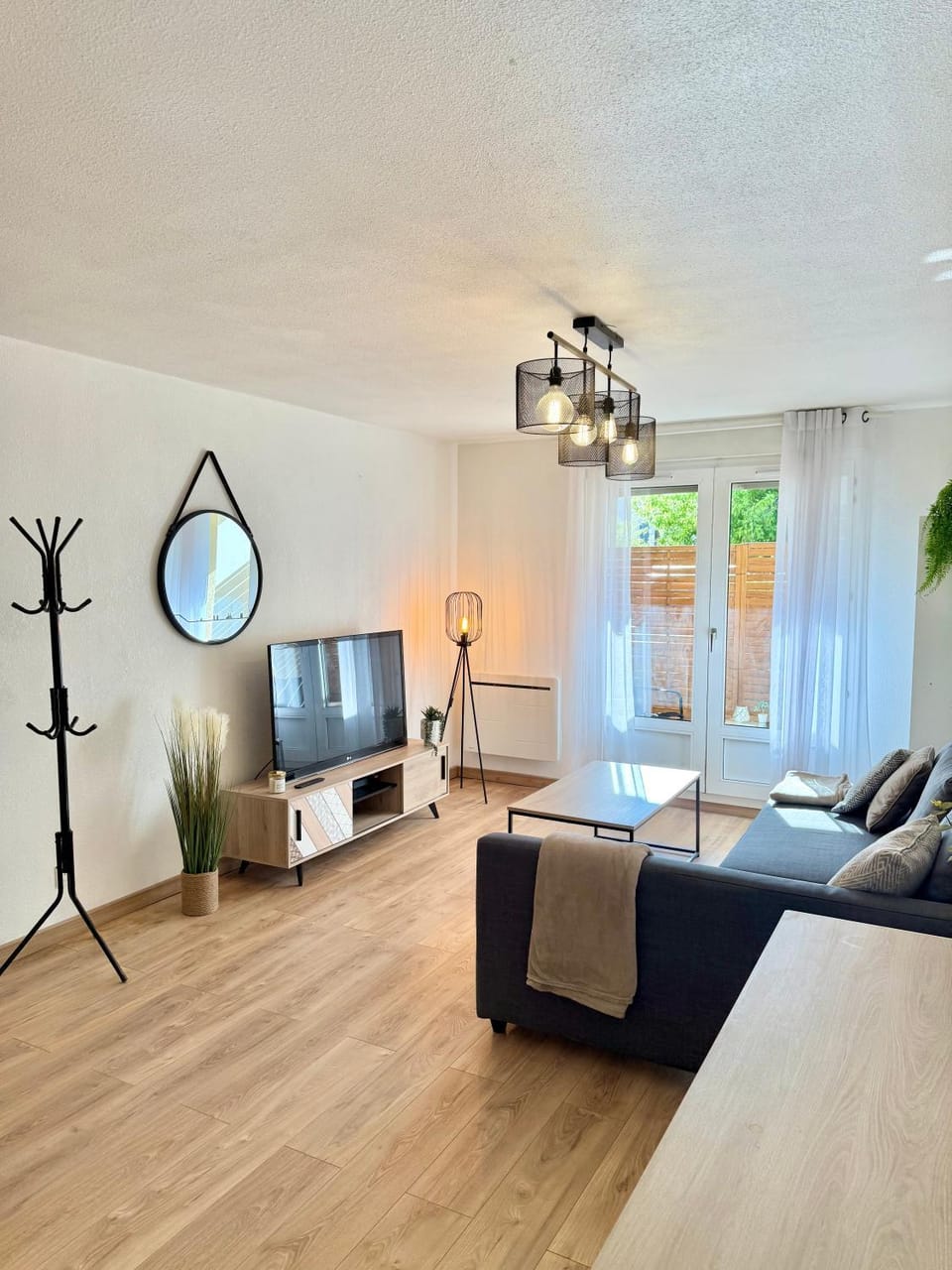 TV and multimedia, Living room, Seating area