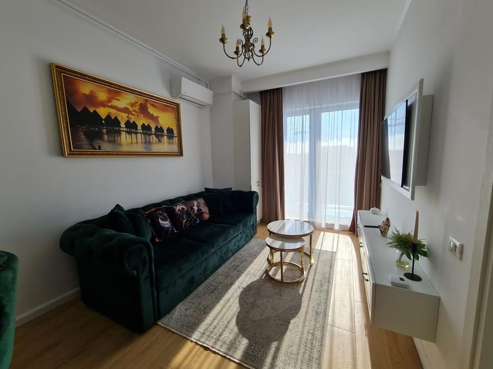 Residence Sole 8 by Wave - Apartament luxury 60mp cu terasa si vedere la mare, acces direct pe plaja OhiOhi Beach- Mamaia Nord - Restaurant, Parcare gratuita Apartment in Constanța County