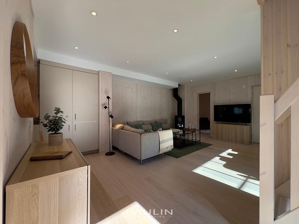 Lindvallen Ski Resort Pool and Padel - Sauna - 6 Guests Apartment in Sweden