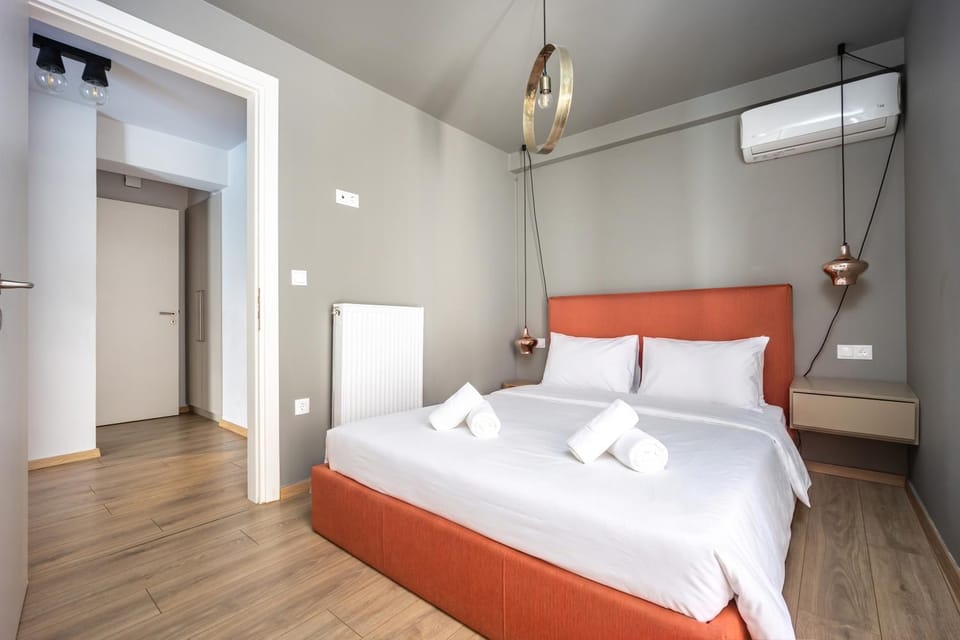 Bed, Photo of the whole room, Bedroom, towels, air conditioner