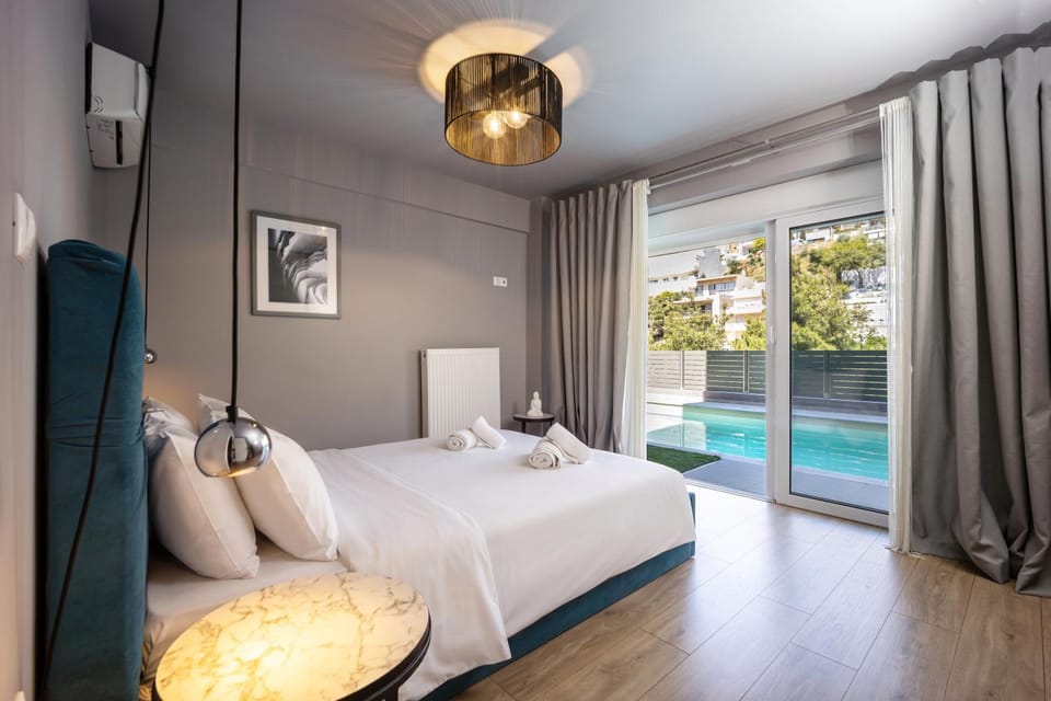 Bed, Bedroom, Pool view, Swimming pool, towels