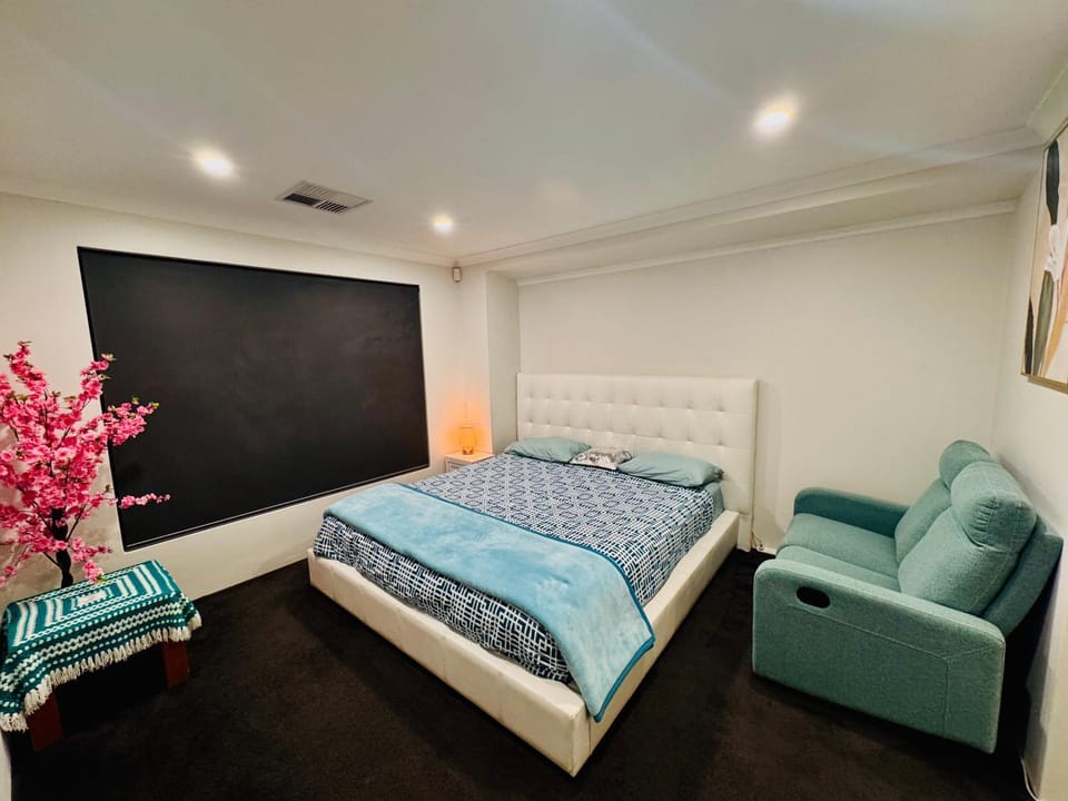 Modern King Suite on Swan Valley Doorstep Bed and Breakfast in Henley Brook