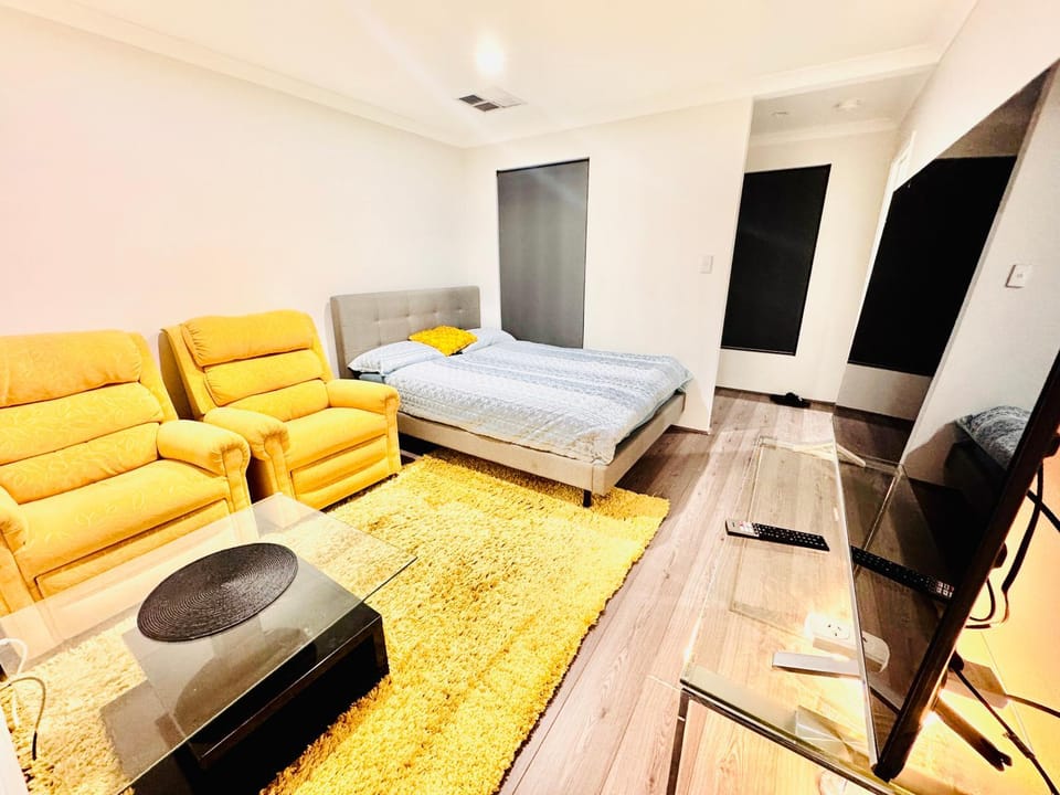 Modern King Suite on Swan Valley Doorstep Bed and Breakfast in Henley Brook
