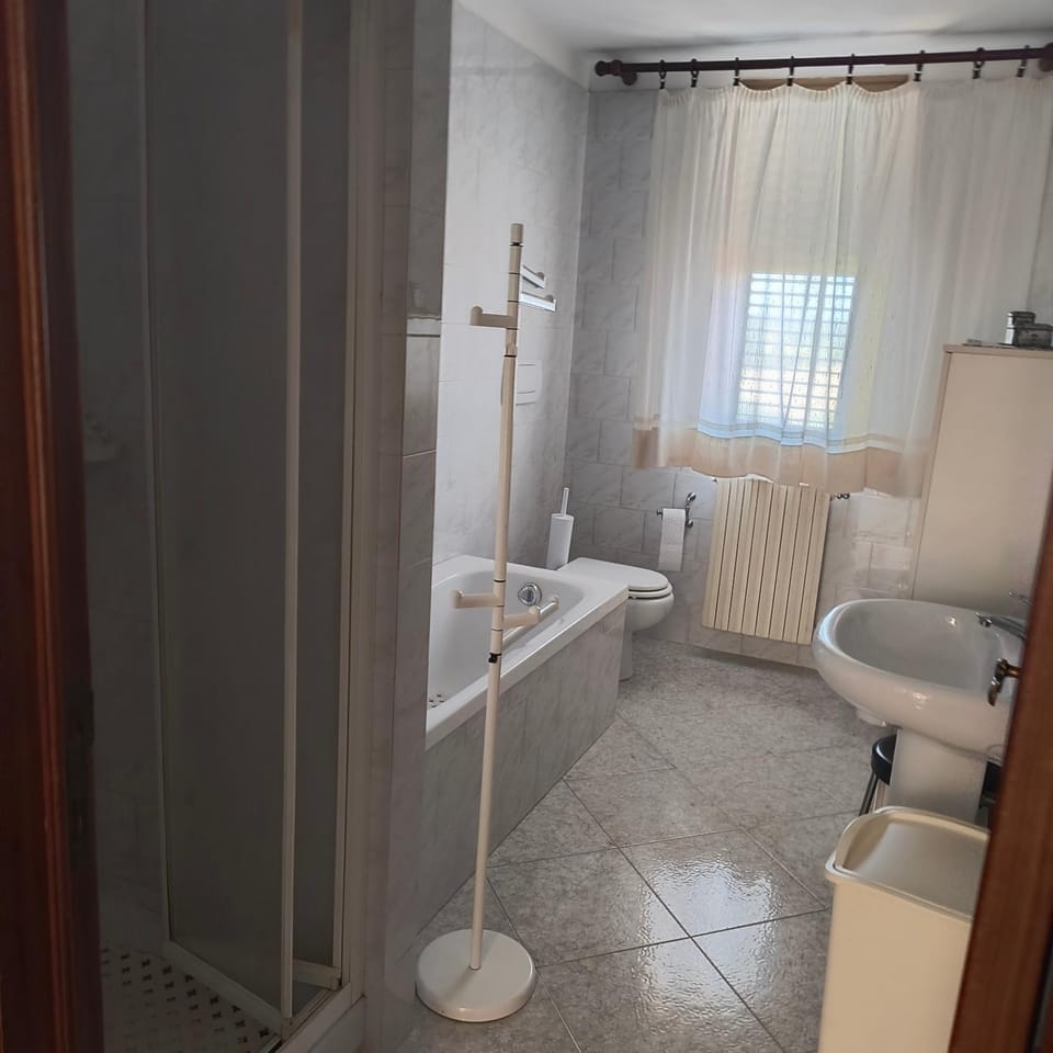 Shower, Toilet, Bathroom, Bath, bidet