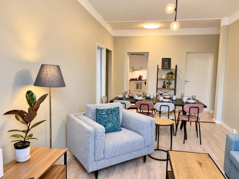 Living room, Seating area, Dining area