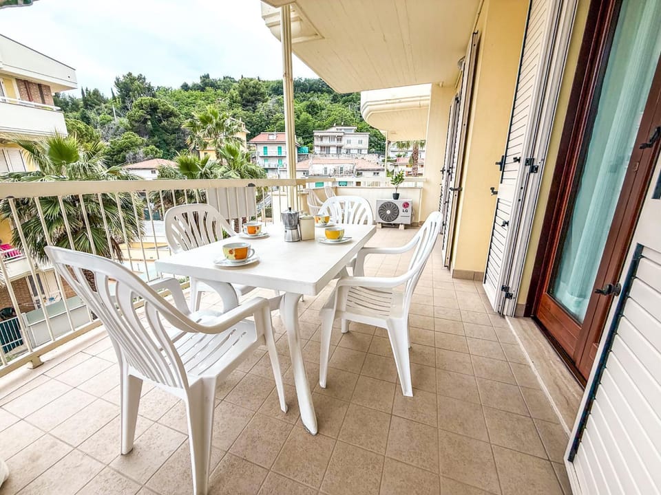 Property building, View (from property/room), Balcony/Terrace