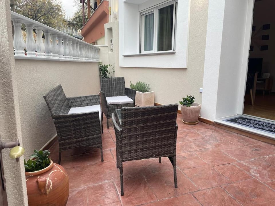 Patio, Balcony/Terrace, Seating area