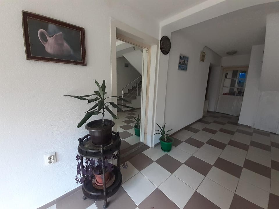 Cozy stay in Zarnovel Palace Bed and Breakfast in Ohrid