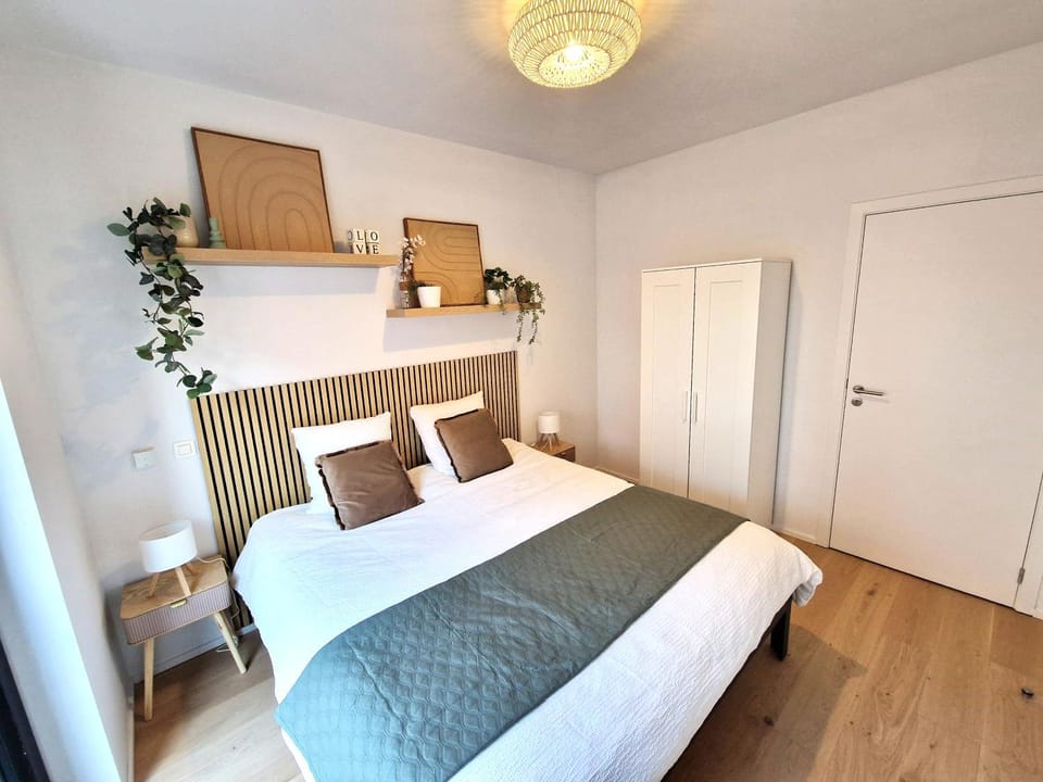 Bed, Bedroom, wardrobe