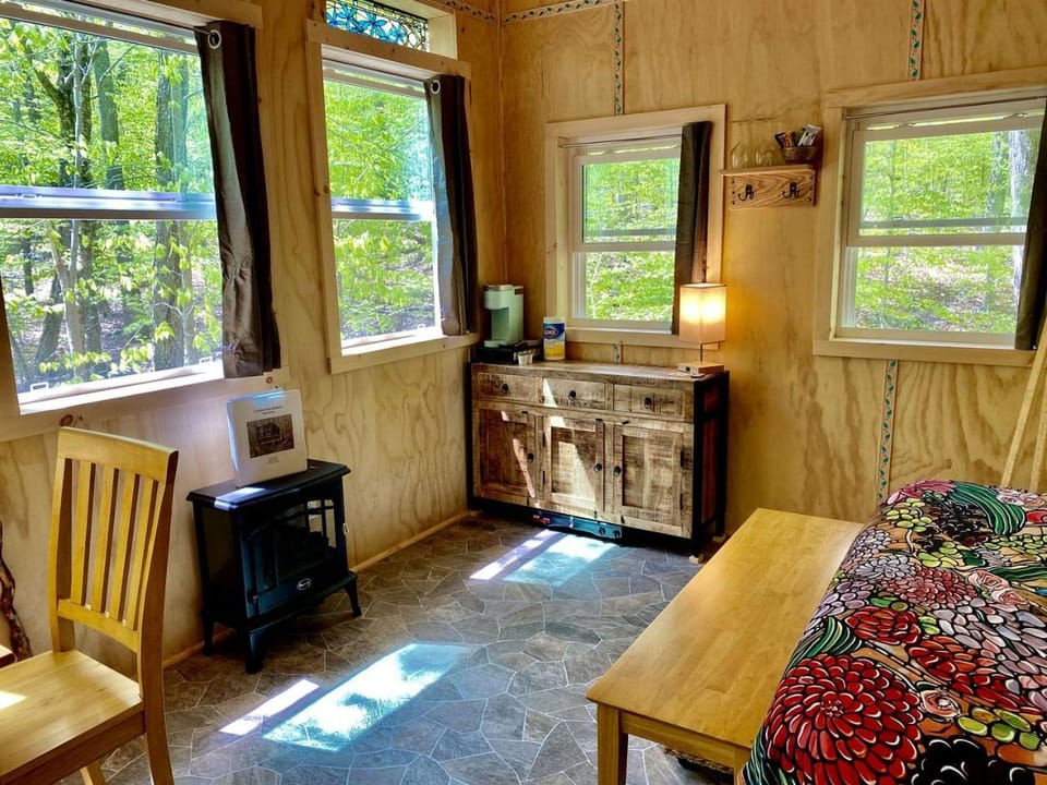 Secluded Tiny House Rental for Glamping in Norwich, Connecticut House in Norwich