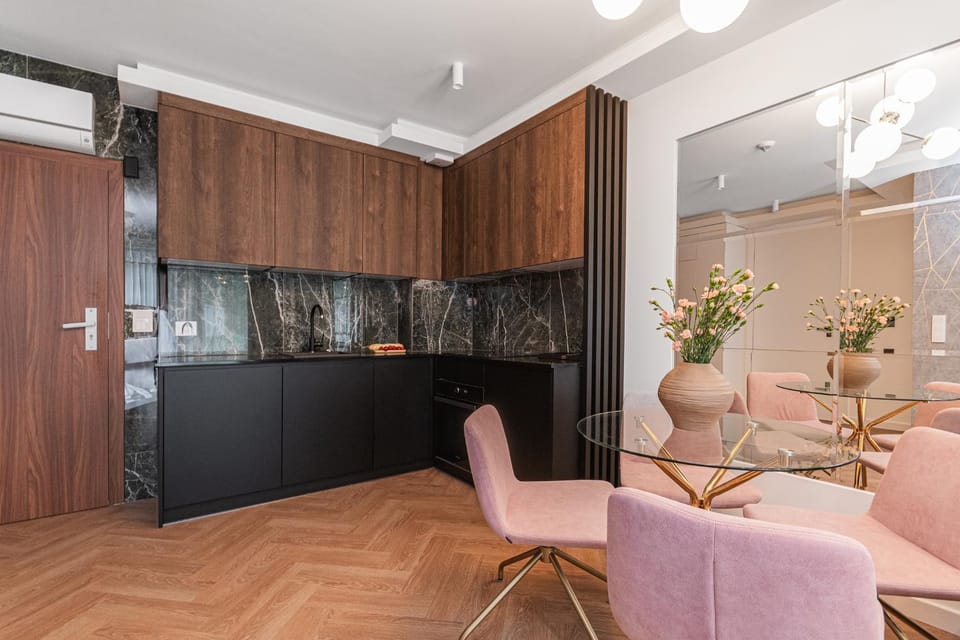 Kitchen or kitchenette, Seating area, stove, air conditioner