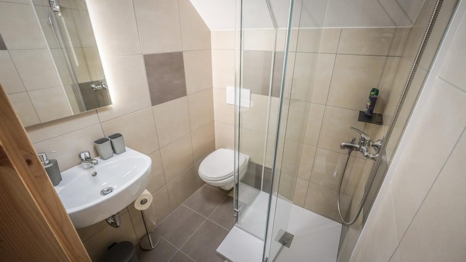 Shower, Toilet, Bathroom