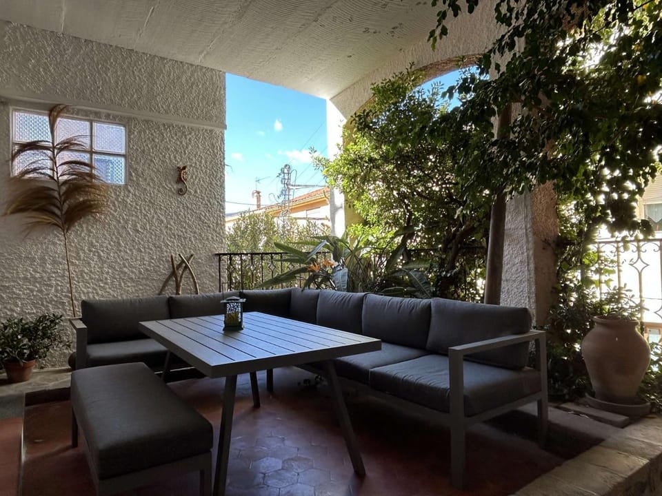 Patio, Dining area