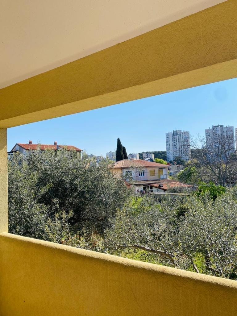 View (from property/room), City view, Garden view
