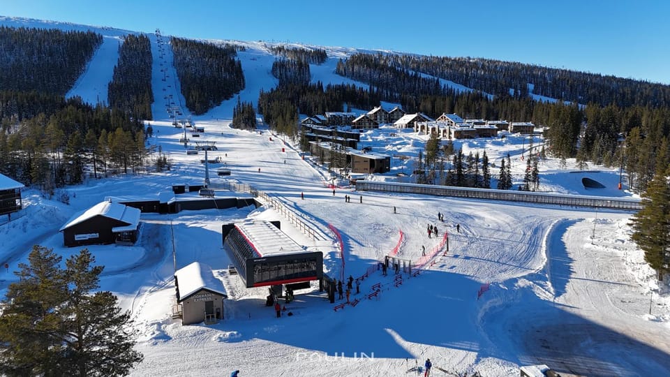 Lindvallen Ski Resort Pool and Padel - Sauna - 6 Guests Apartment in Sweden