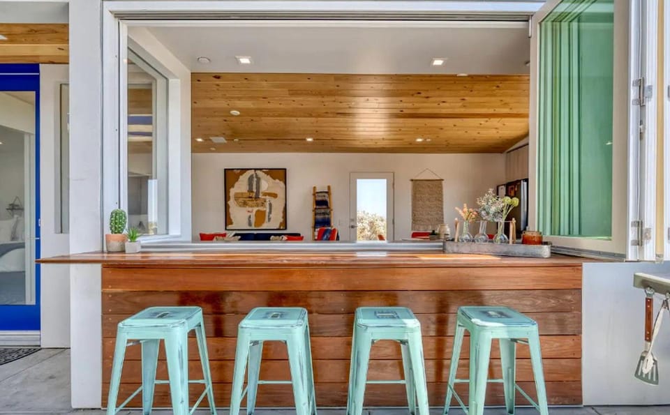 Stunning Yucca Valley Rental with a Hot Tub for Glamping in California House in Yucca Valley