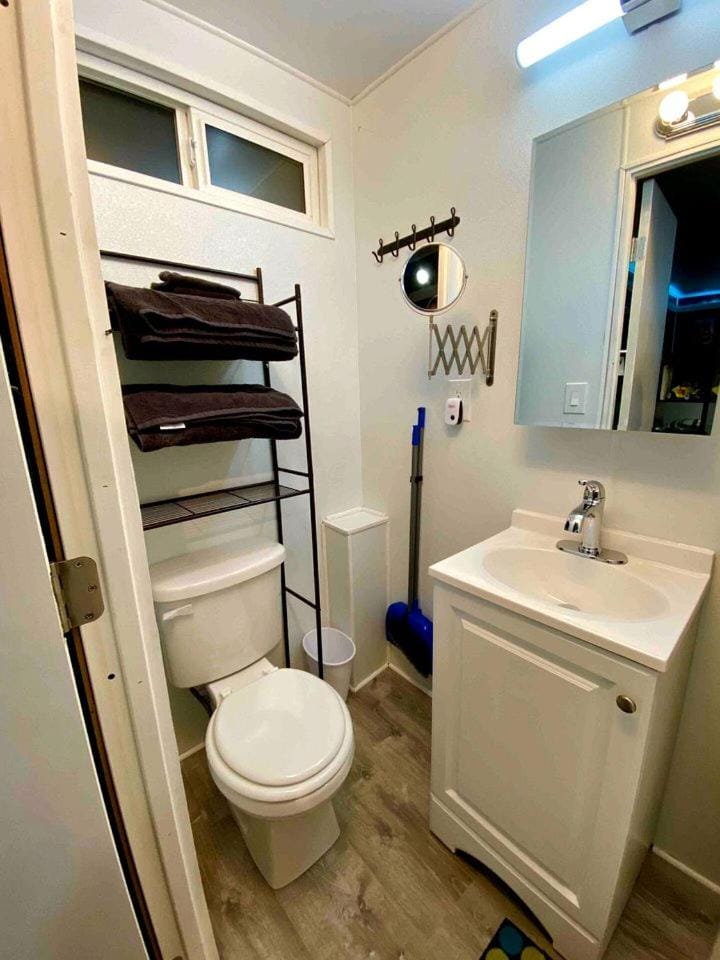 Cozy Container in Devore Heights, California, for Glamping Getaways on Route 66 House in San Bernardino