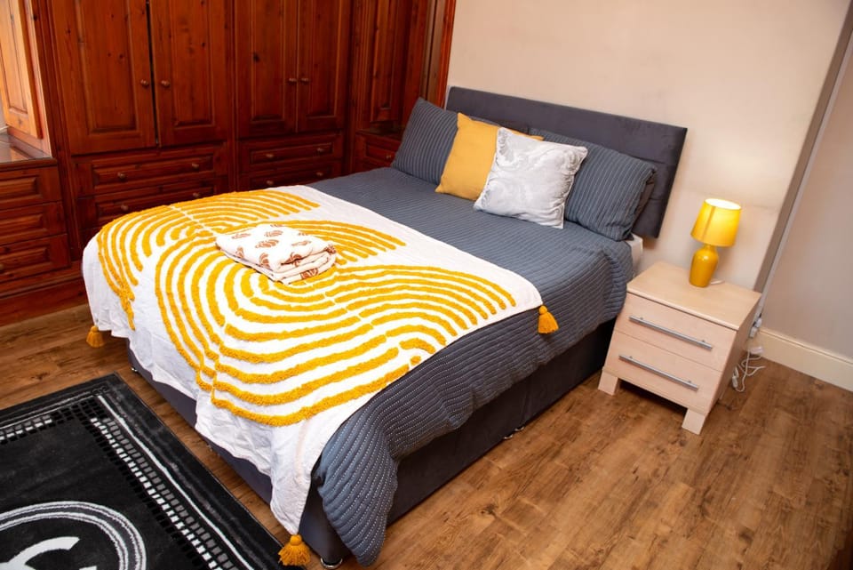 3bed Contractor, Wifi,2 Free parking space Apartment in Bradford