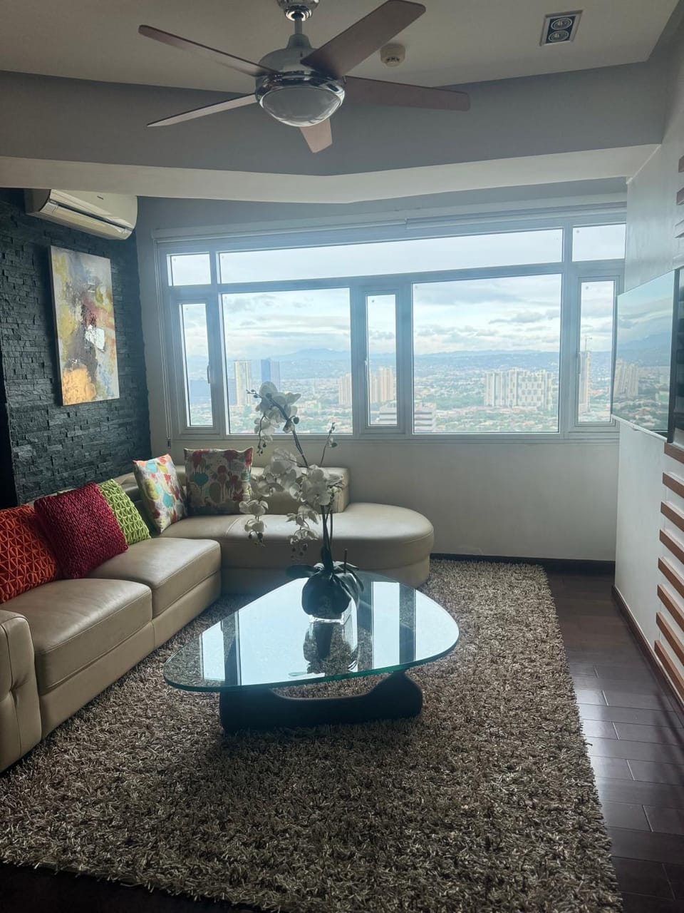 4 Bedroom Luxury Condo in Ortigas Apartment hotel in Pasig