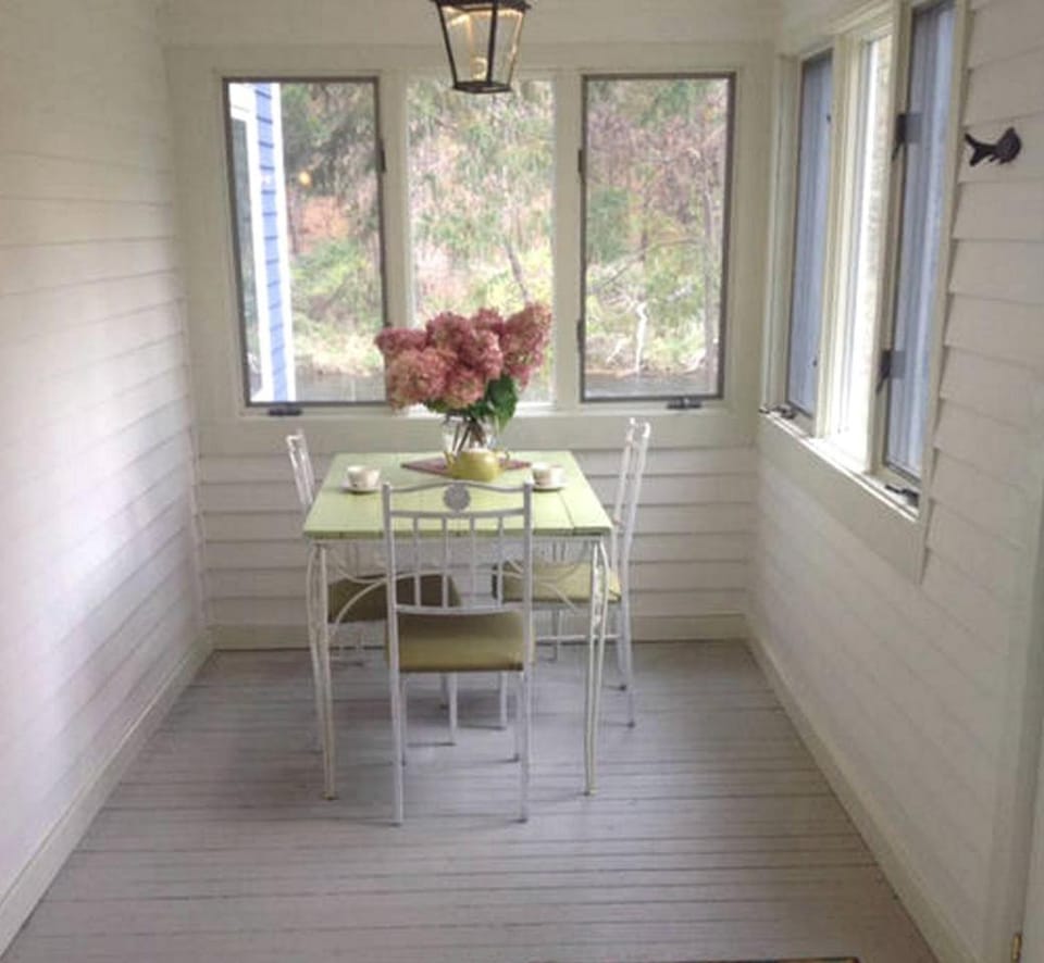 Secluded Cabin with Gorgeous Views near Stockbridge in the Berkshires of Massachusetts Cabin in Stockbridge