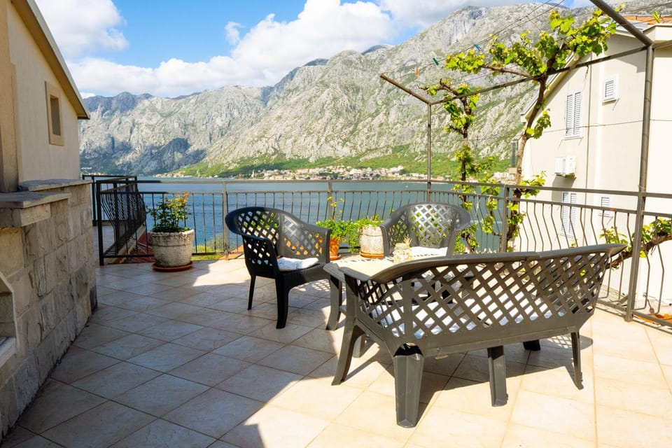 Nearby landmark, Balcony/Terrace, Dining area