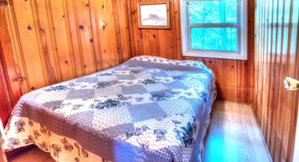 Two-Bedroom Cabins for Rent near Daniel Boone National Forest, Kentucky Cabin in Lake Cumberland