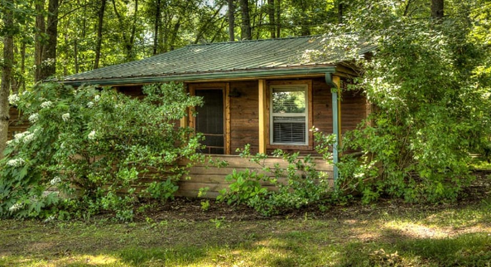Two-Bedroom Cabins for Rent near Daniel Boone National Forest, Kentucky Cabin in Lake Cumberland